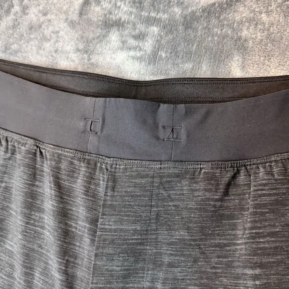 LULULEMON Men Sz L Shorts 9.5” Lined Charcoal Gray Black Yoga Sport Luxury 0227